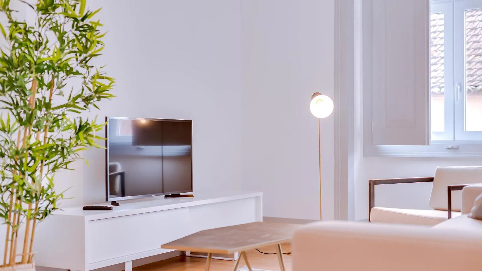 Poiais By Lisbon Inside Out Apartment