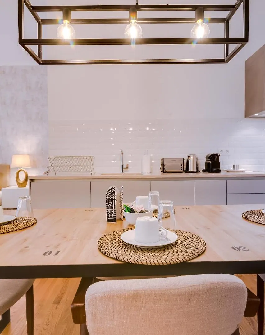 Poiais By Lisbon Inside Out Apartment