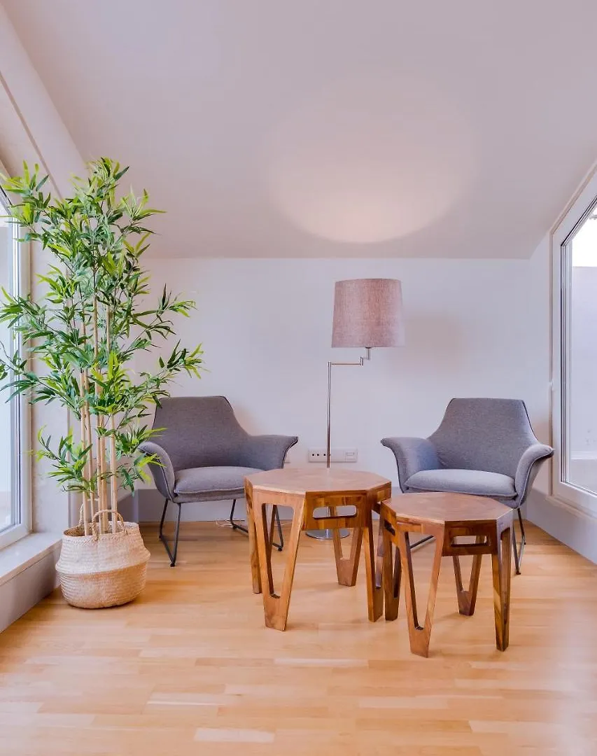 Poiais By Lisbon Inside Out Apartment