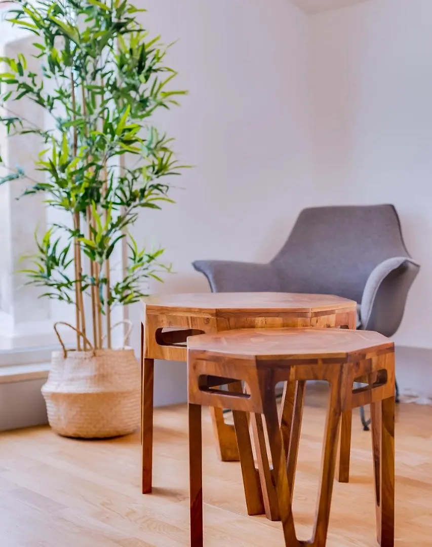 Poiais By Lisbon Inside Out Apartment 0*,