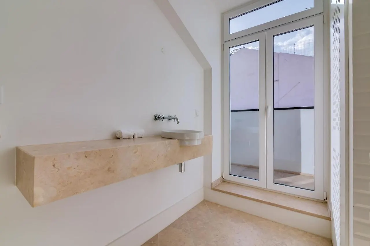 Poiais By Lisbon Inside Out Apartment